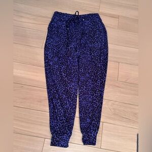 Zenana Outfitters PURPLE Animal Print Joggers size LARGE